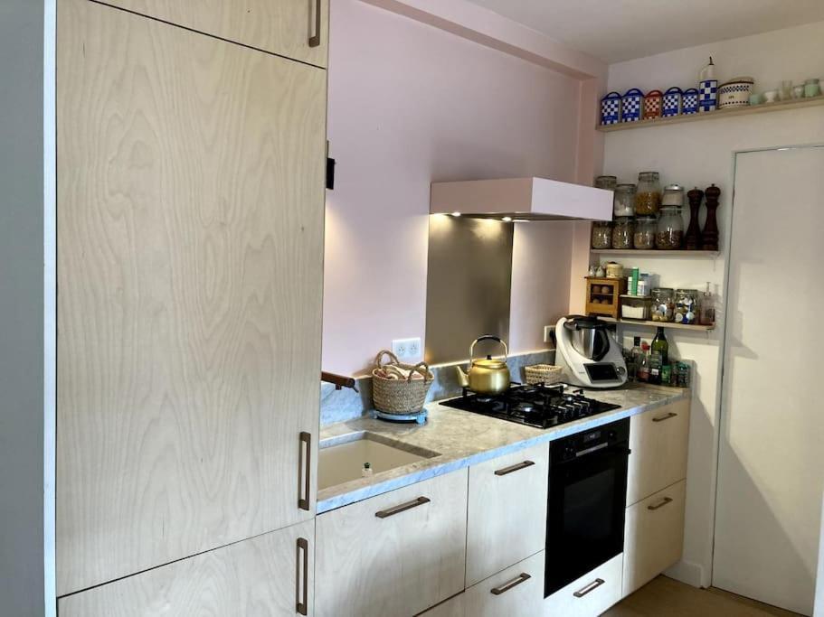 Appartement Cosy Dans Le 9E Paris Exterior foto